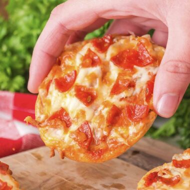 Air Fryer Bagel Pizza