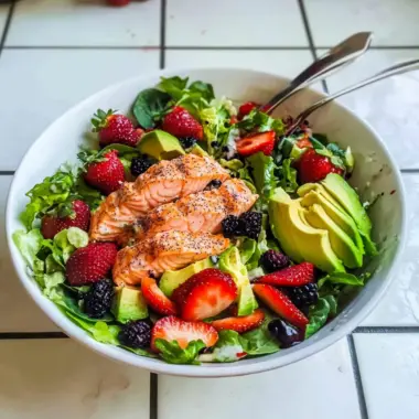 Delicious Salmon Strawberry Salad: a Perfect Summer Delight